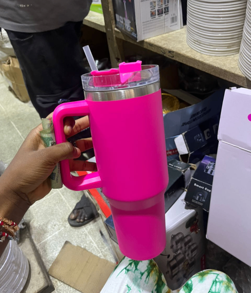 Mug isotherme avec paille