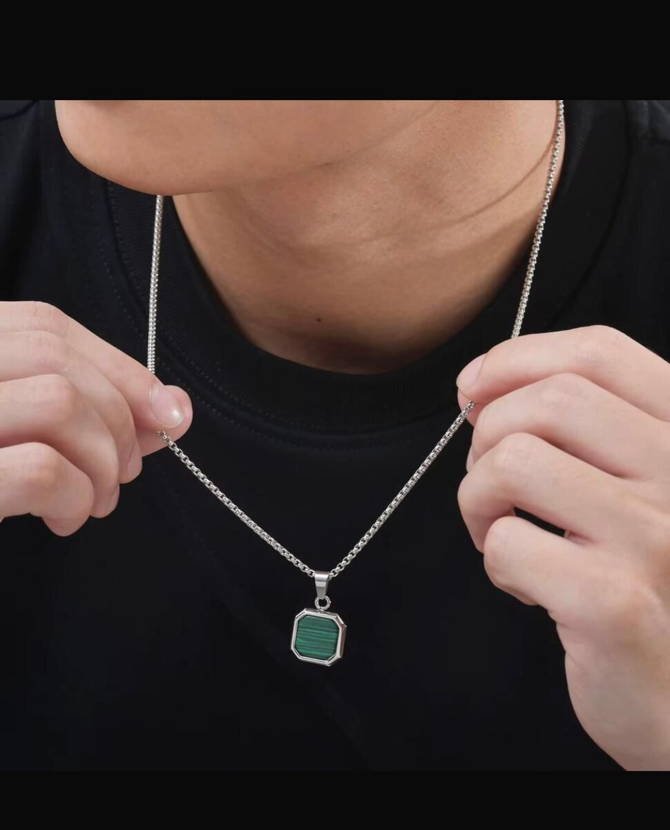 Collier Pendentif Homme Élégant