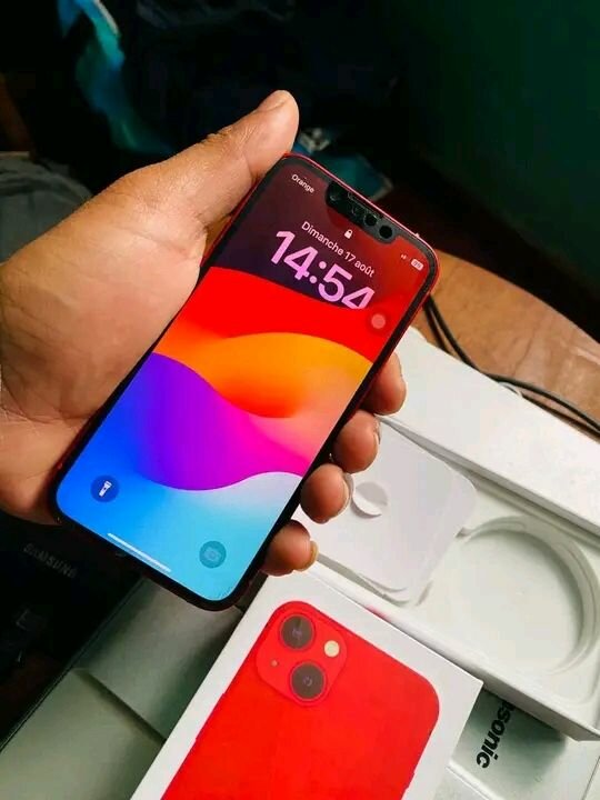iPhone 13 Rouge 128GB Débloqué