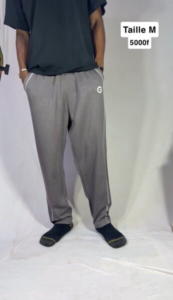 Pantalon gris décontracté pour