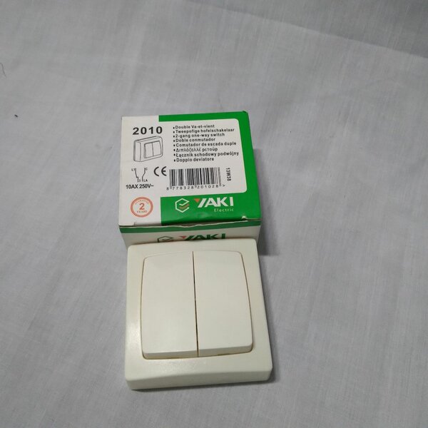 Interrupteur mural double