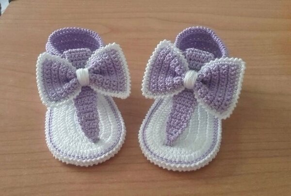 Chaussons Bébé en Crochet Élégants