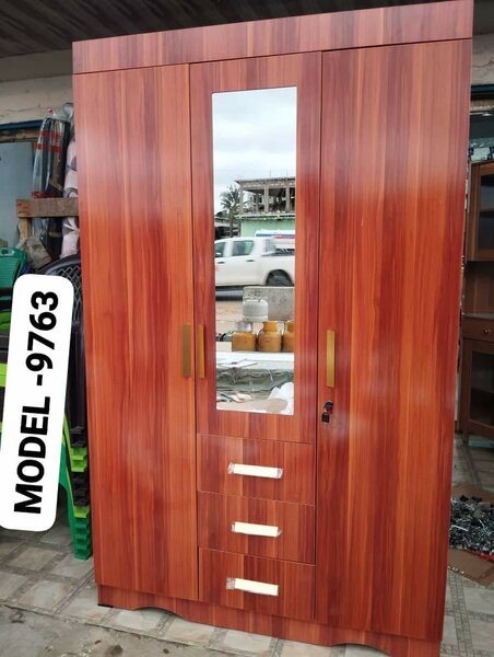 Armoire en bois moderne