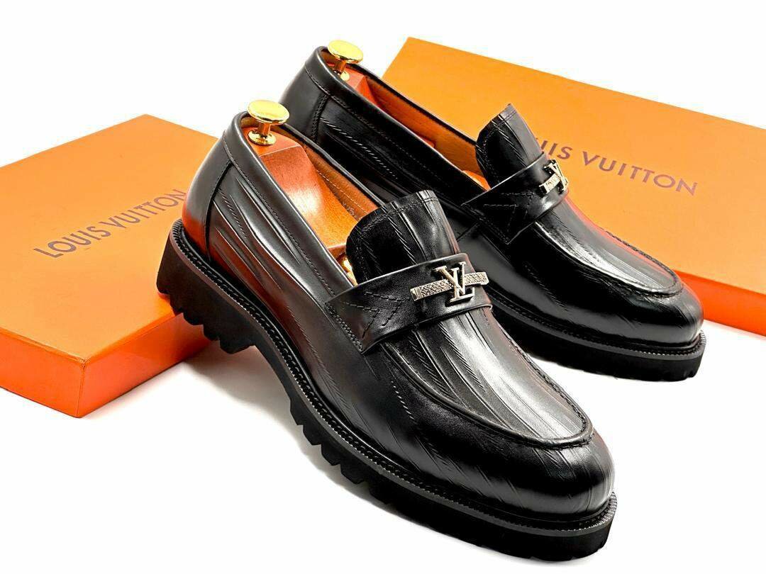 Loujs Vuitton Classic Shoes