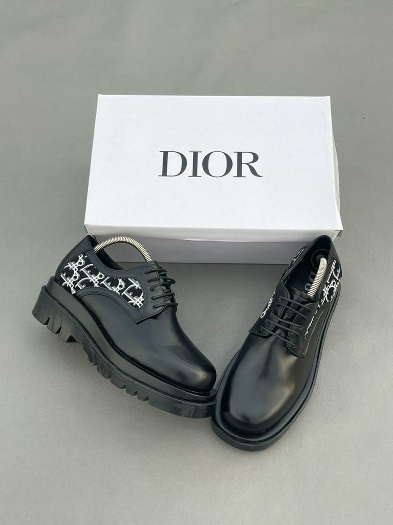 Chaussures Dior élégantes
