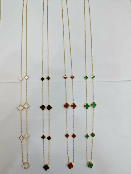 Elegant Clover Pendant Necklaces