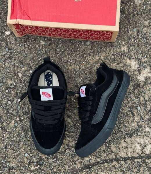 Sneakers classiques noirs élégants