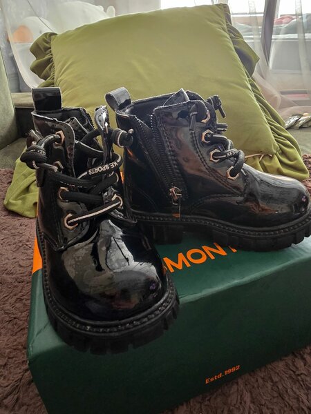 Ботинки б/у в отличном состоянии, одевали 2 раза