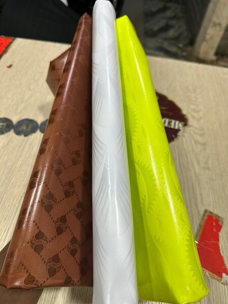 Tissu en polyester brillant