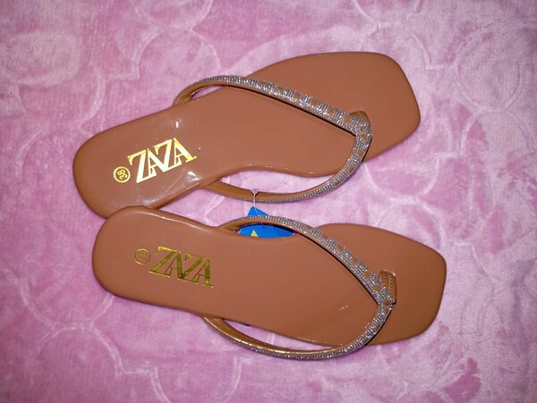 Sandales rouges élégantes