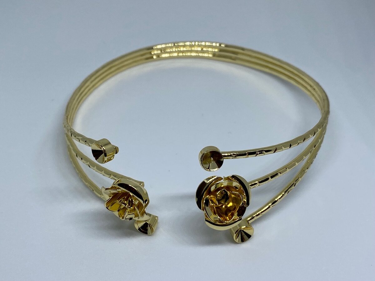Bracelet doré élégance florale