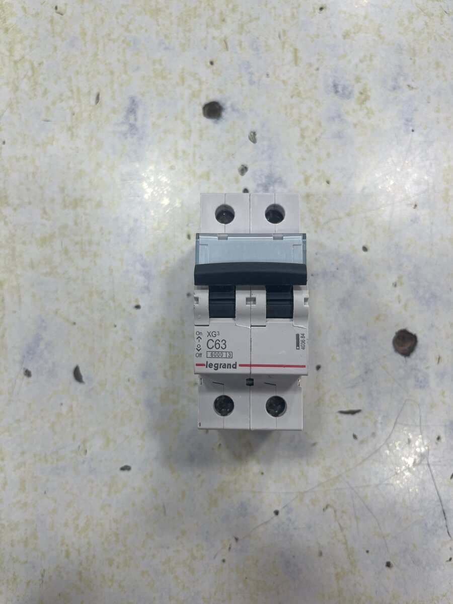 Disjoncteur Legrand 63A