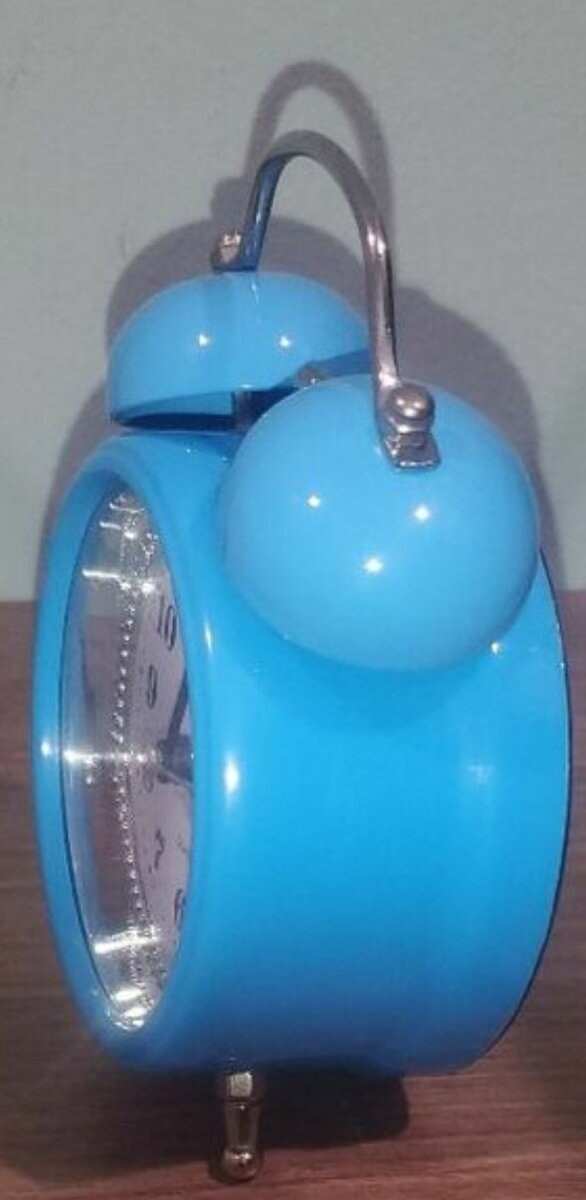 Réveil classique bleu métallique