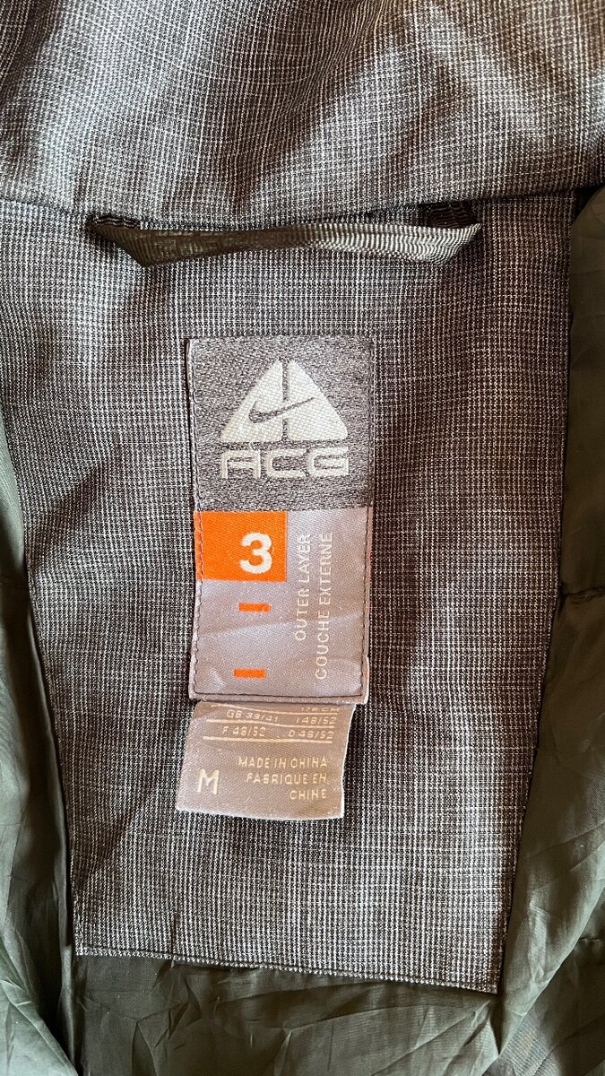 ACG Nike Size M