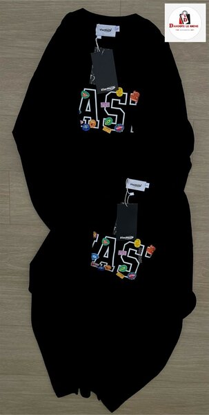 T-shirt noir avec imprimés