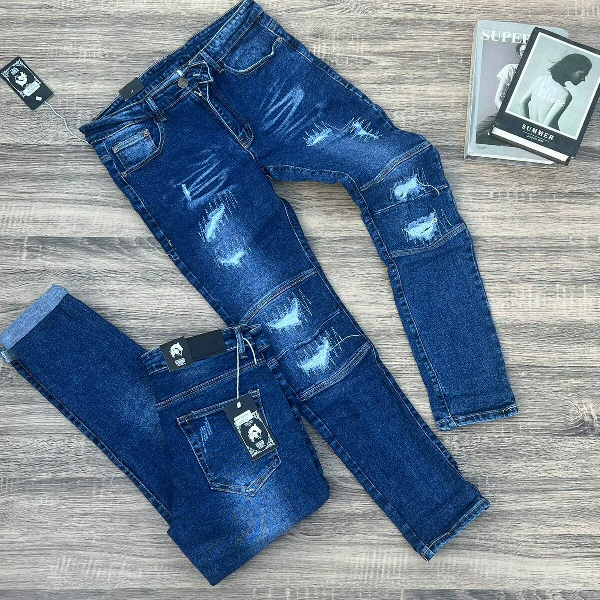 Stock jeans tra