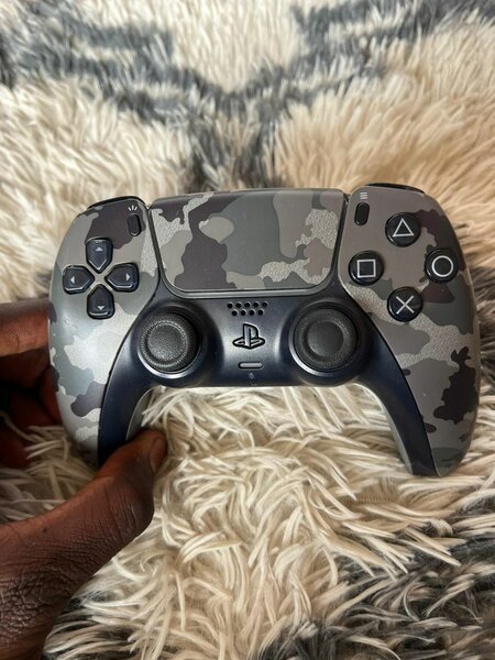 Manettes PS5 quasi neuve