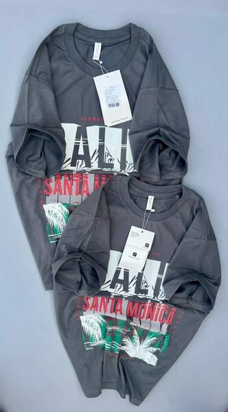 T-shirt gris imprimé unisexe