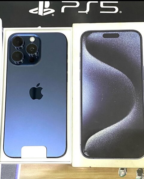 iPhone 15pro max 256Gb eSIM lock battery health 100%