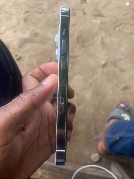 iPhone 14 pro 256go