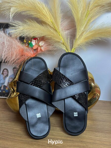 Claquettes élégantes homme