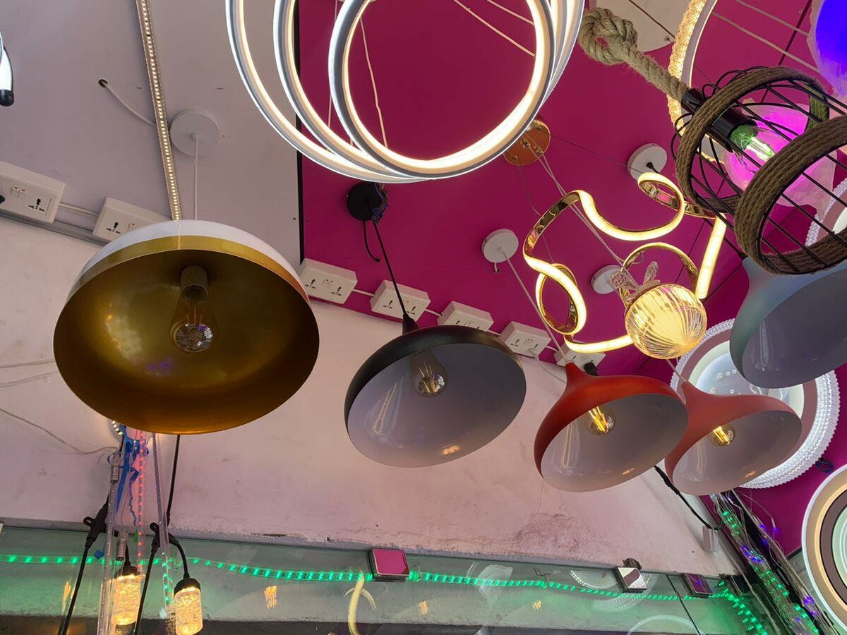 Hanging light or pending light