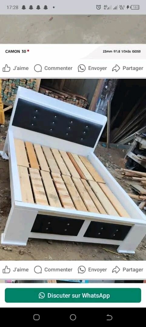 Lit double en bois moderne