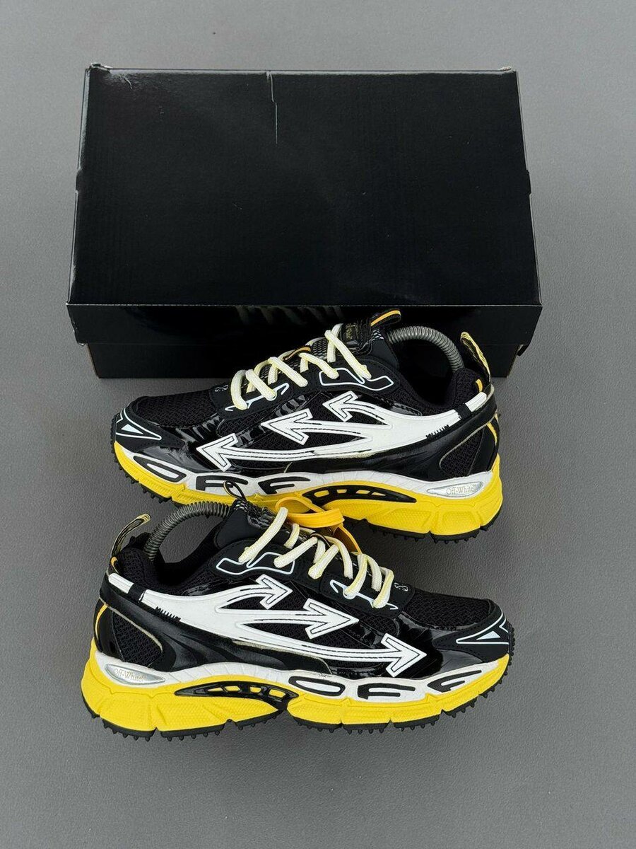 Chaussures off withe