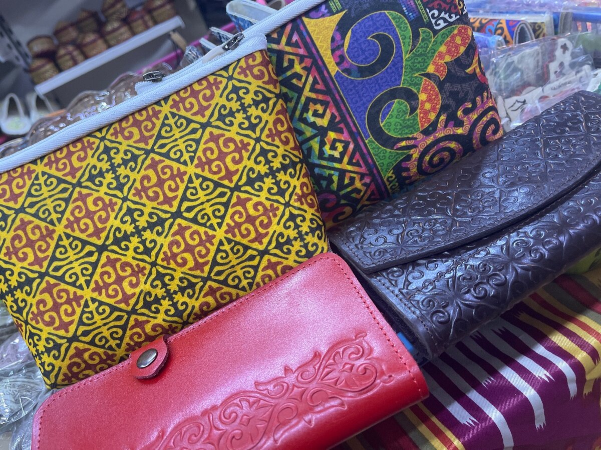 Национальные кошельки с узорами