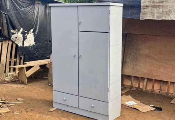 Armoire blanche à double porte