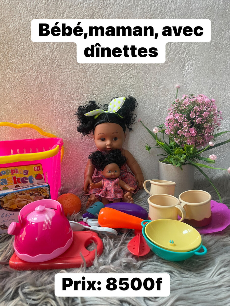 Poupées Maman et Bébé avec Dînette