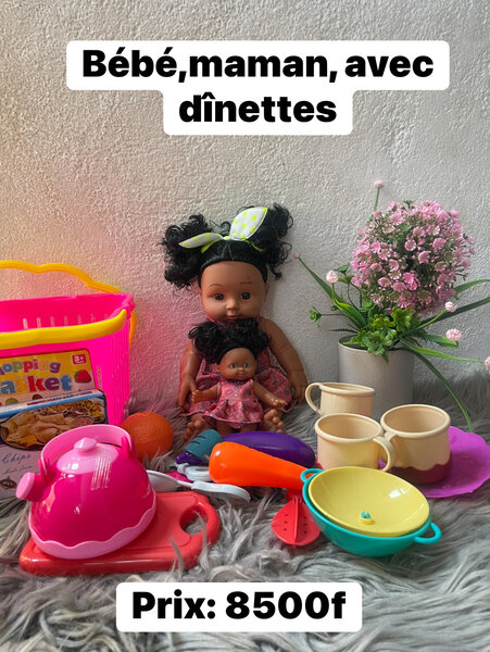 Poupées Maman et Bébé avec Dînette