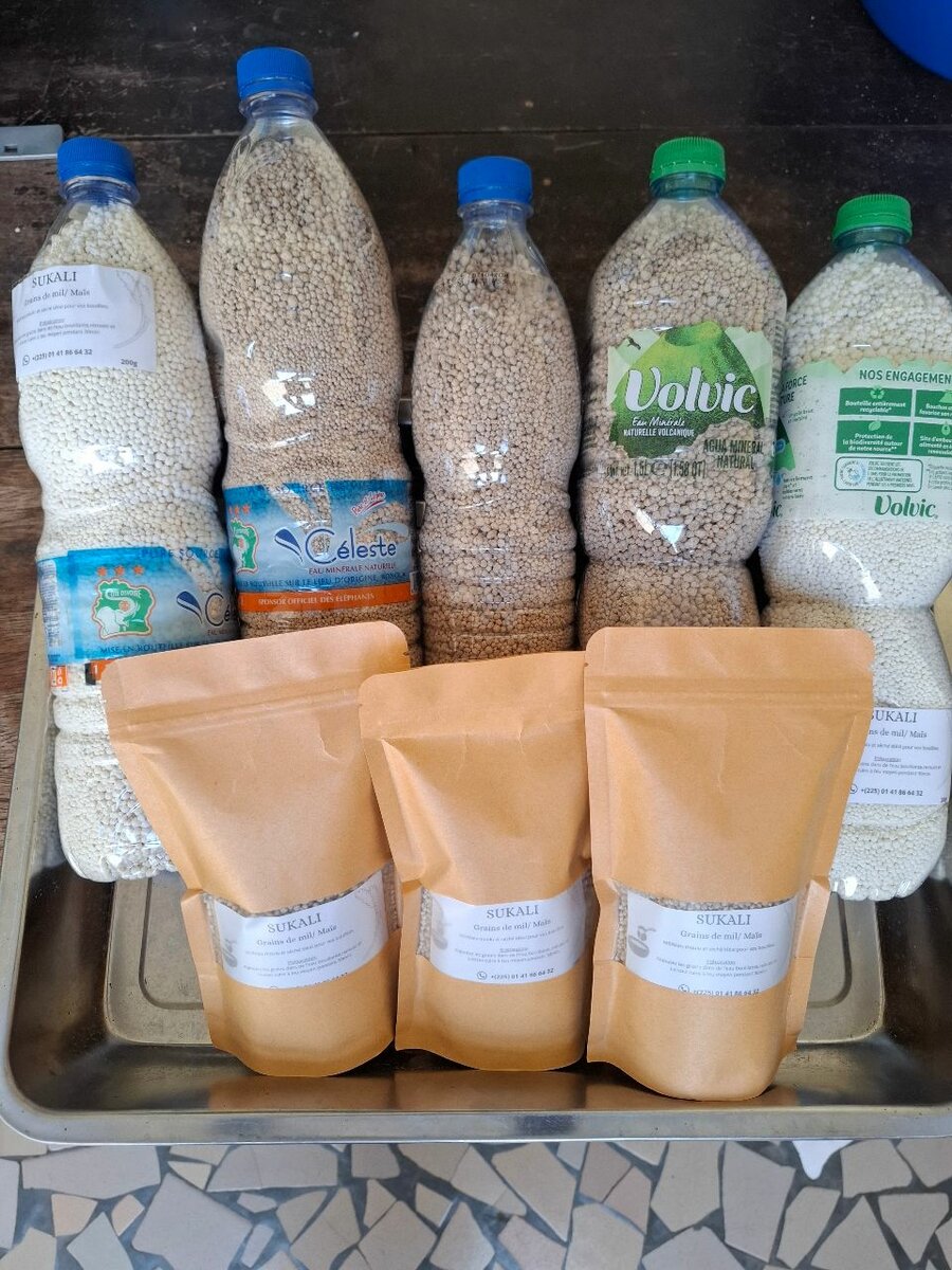 Grains de mil / Grains de maïs