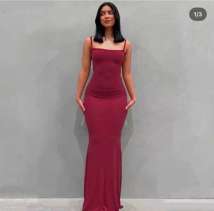 Robe longue élégante bordeaux