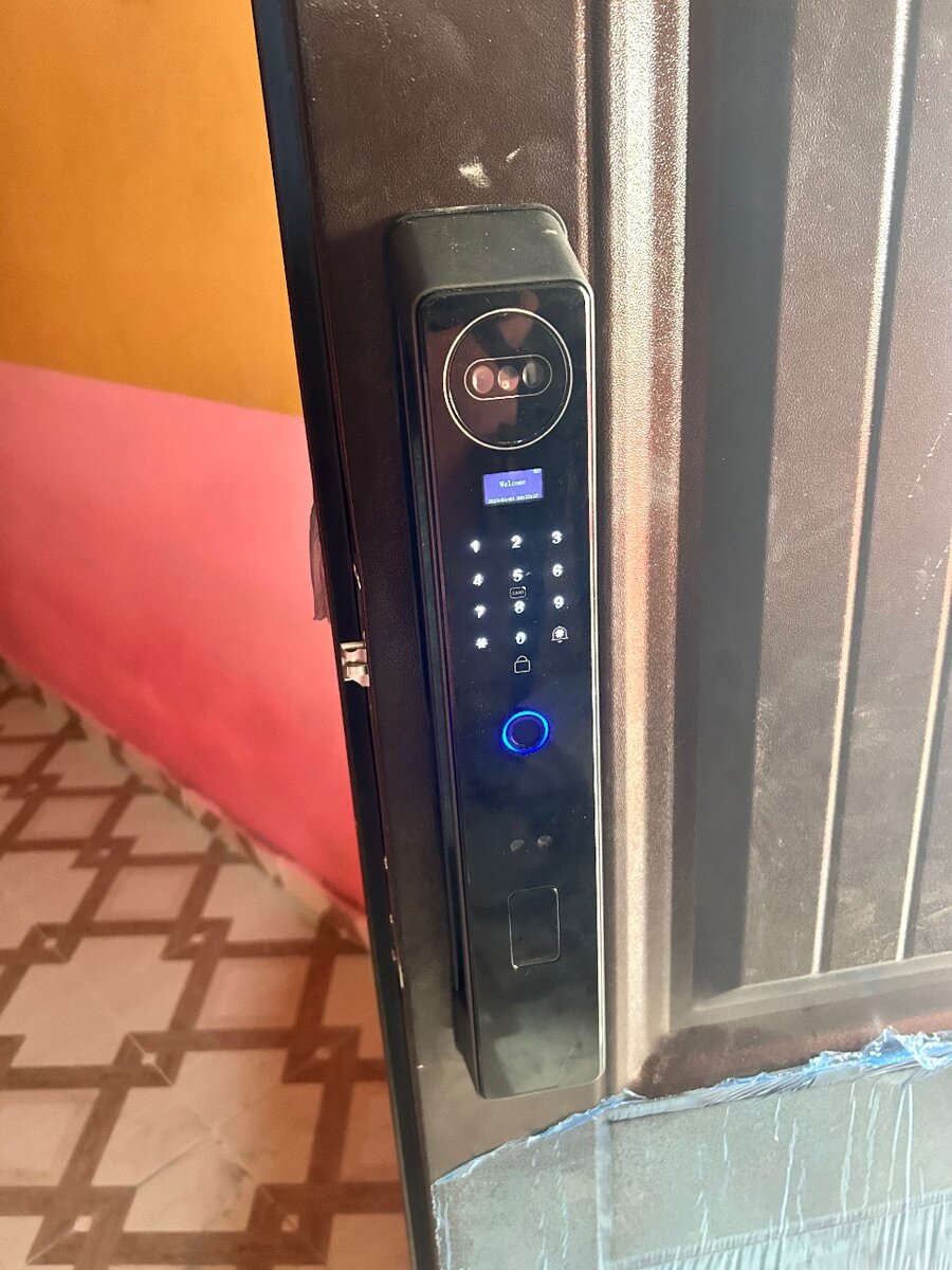 Locksmith for smart locks