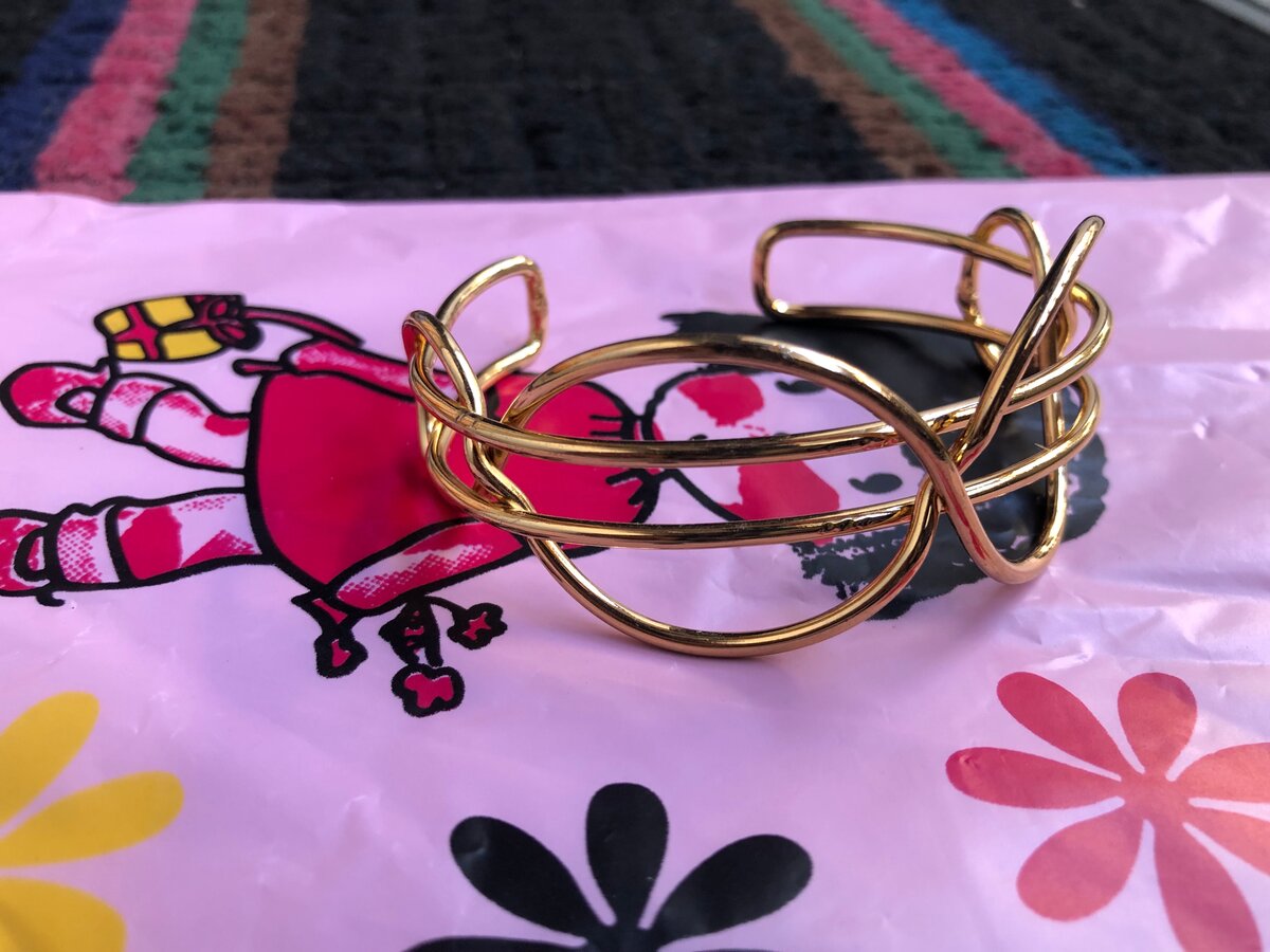 Bracelet doré élégant