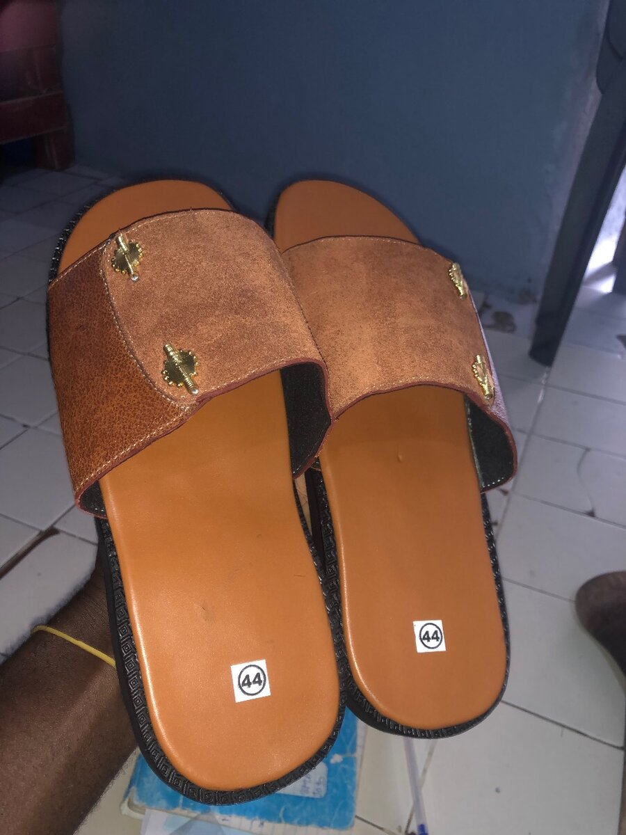 Sandales en cuir marron homme