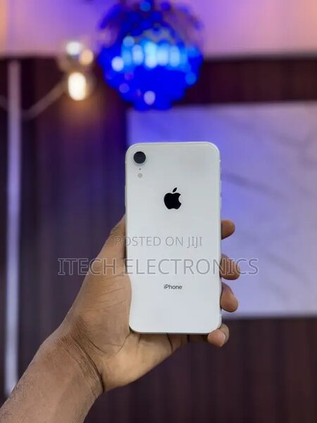 Apple iPhone XR 64 GB White