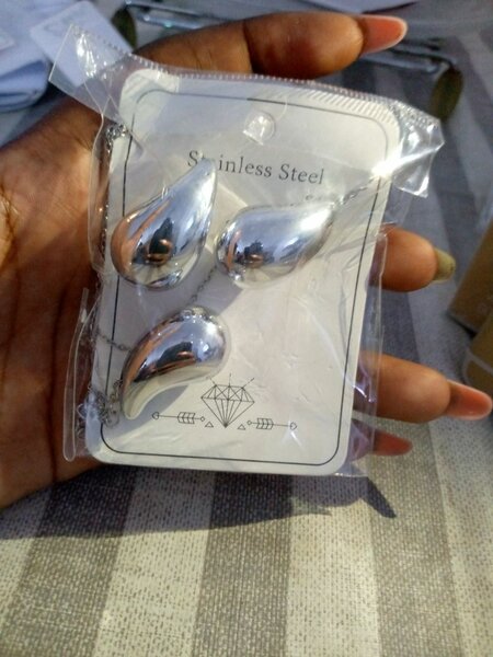 Bijoux en acier inoxydable élégants