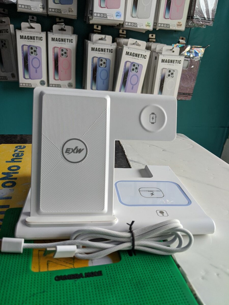 Fast wireless charger 3. In 1   strong quality