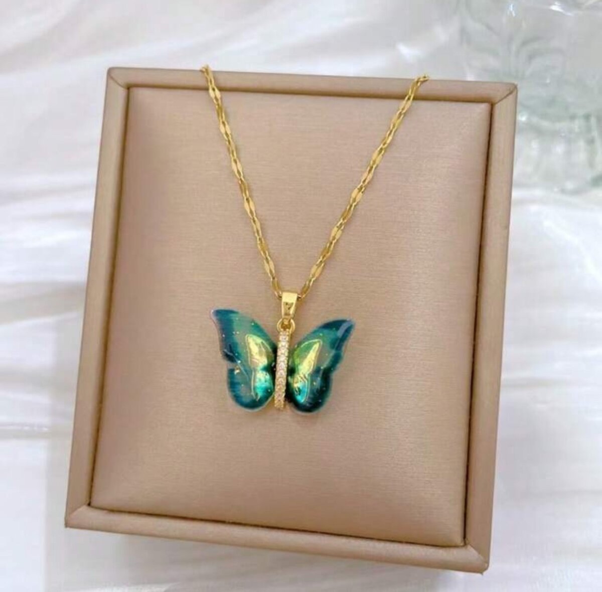 Fadeless  butterfly necklace