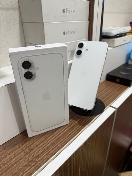 iPhone 16 plus 128gb avec cart