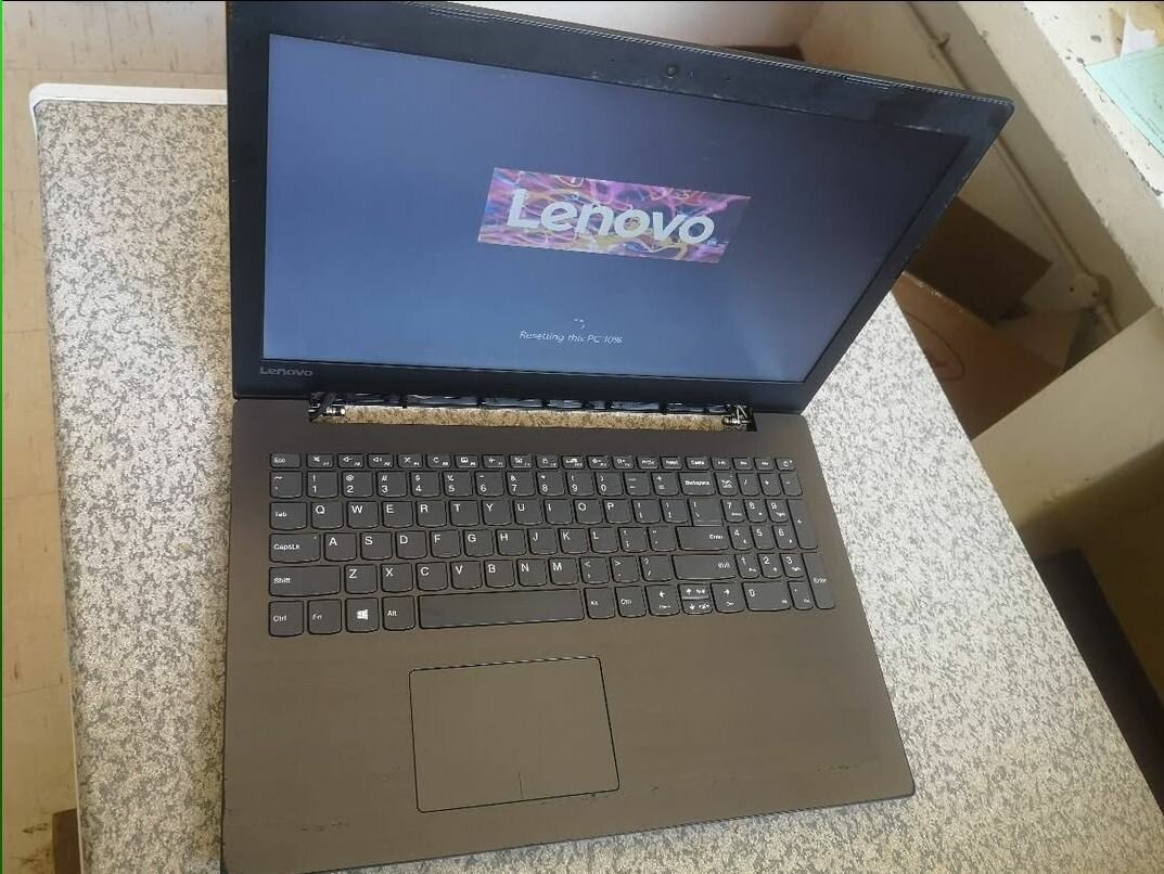 Lenovo with integrated graphics 7th Gen 4gb ddr4 ram 500gb