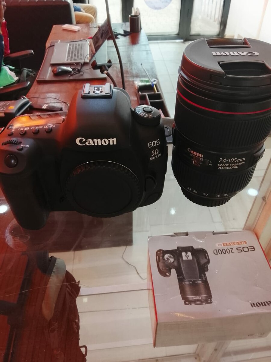 Canon  EOS 5D MARK IV