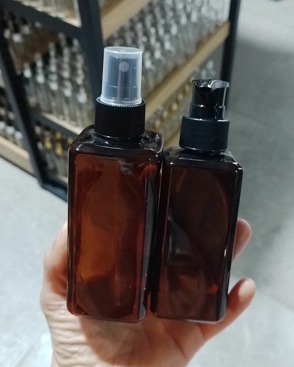 Bouteilles en plastique marron