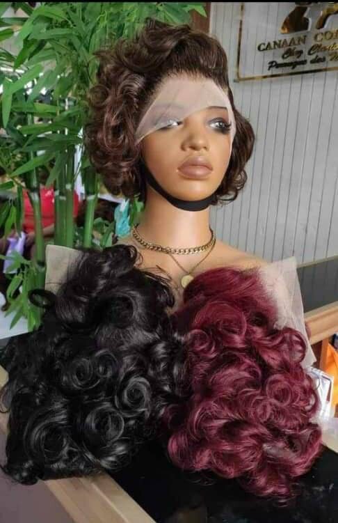 Perruque Bouclée Élégante