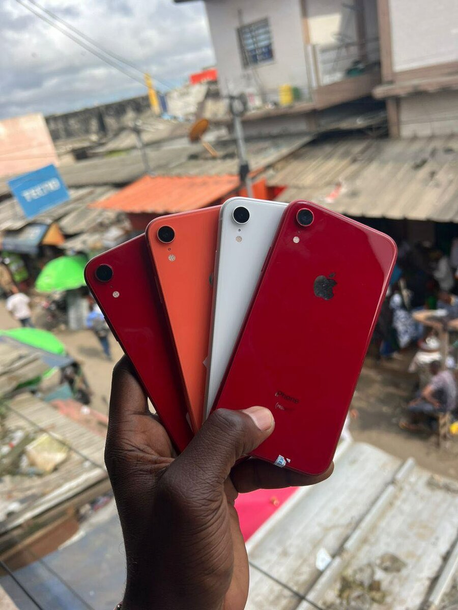 iPhone XR 64 go casi neuf