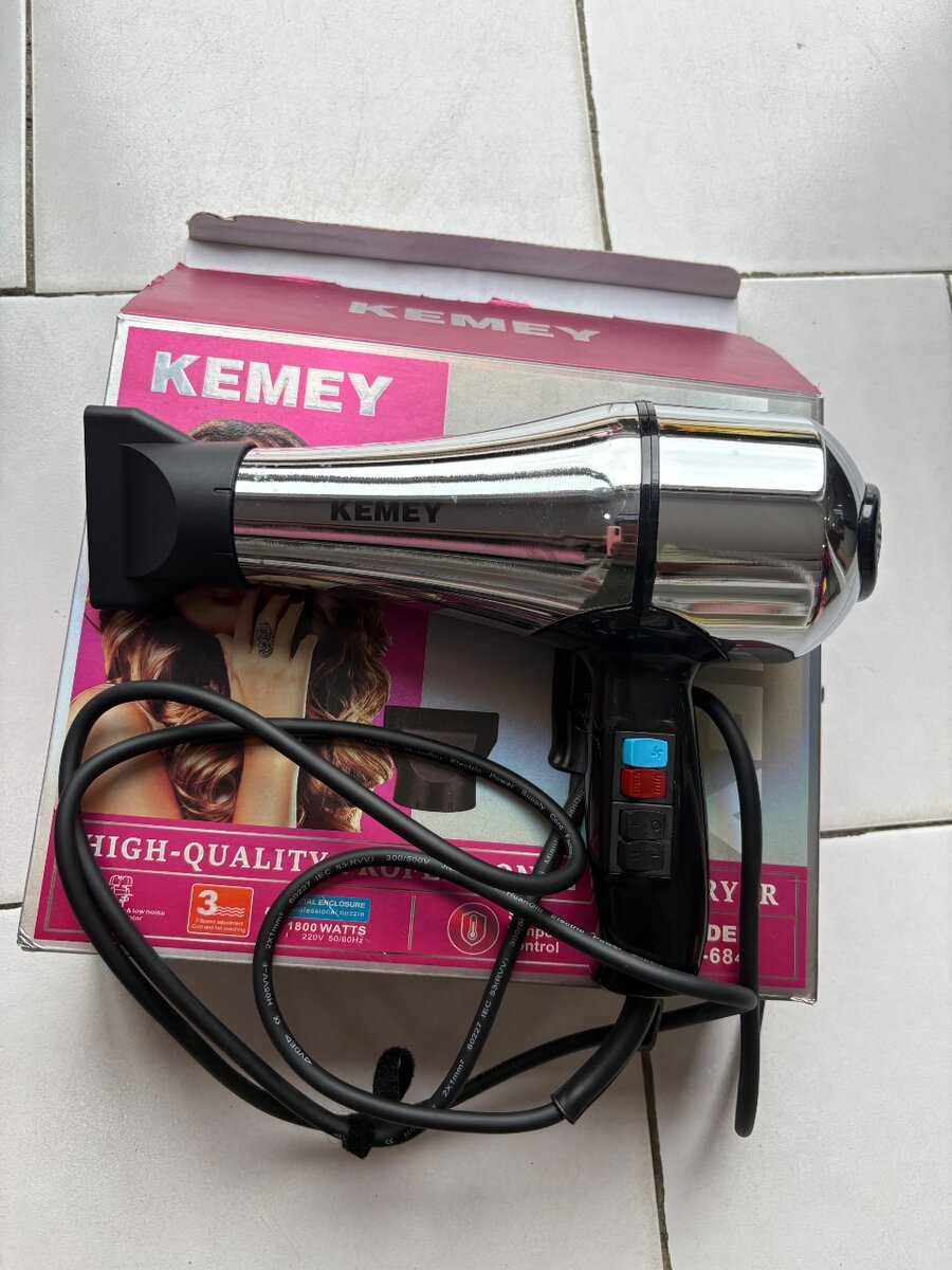 Sèche-cheveux puissant KEMEY