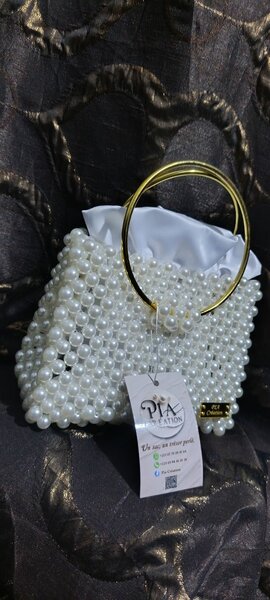 Sac à main perlé élégant