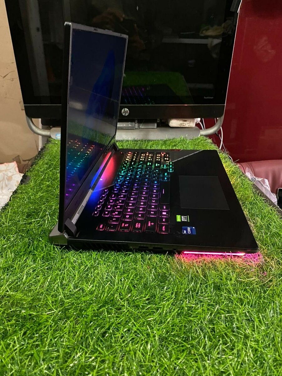 Asus ROG  strix GAMING /GRAPHICS laptop CORE i9 SSD 1TB